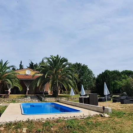 House Andrea With Pool Seget (Umag)